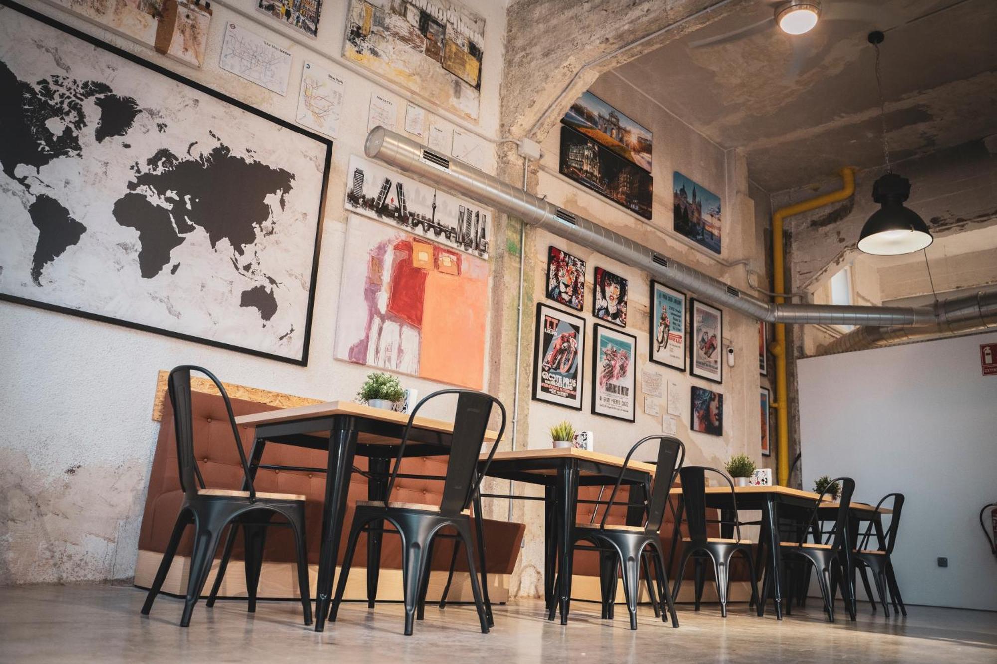 Gallery Hostel Madrid Residencia Ngoại thất bức ảnh