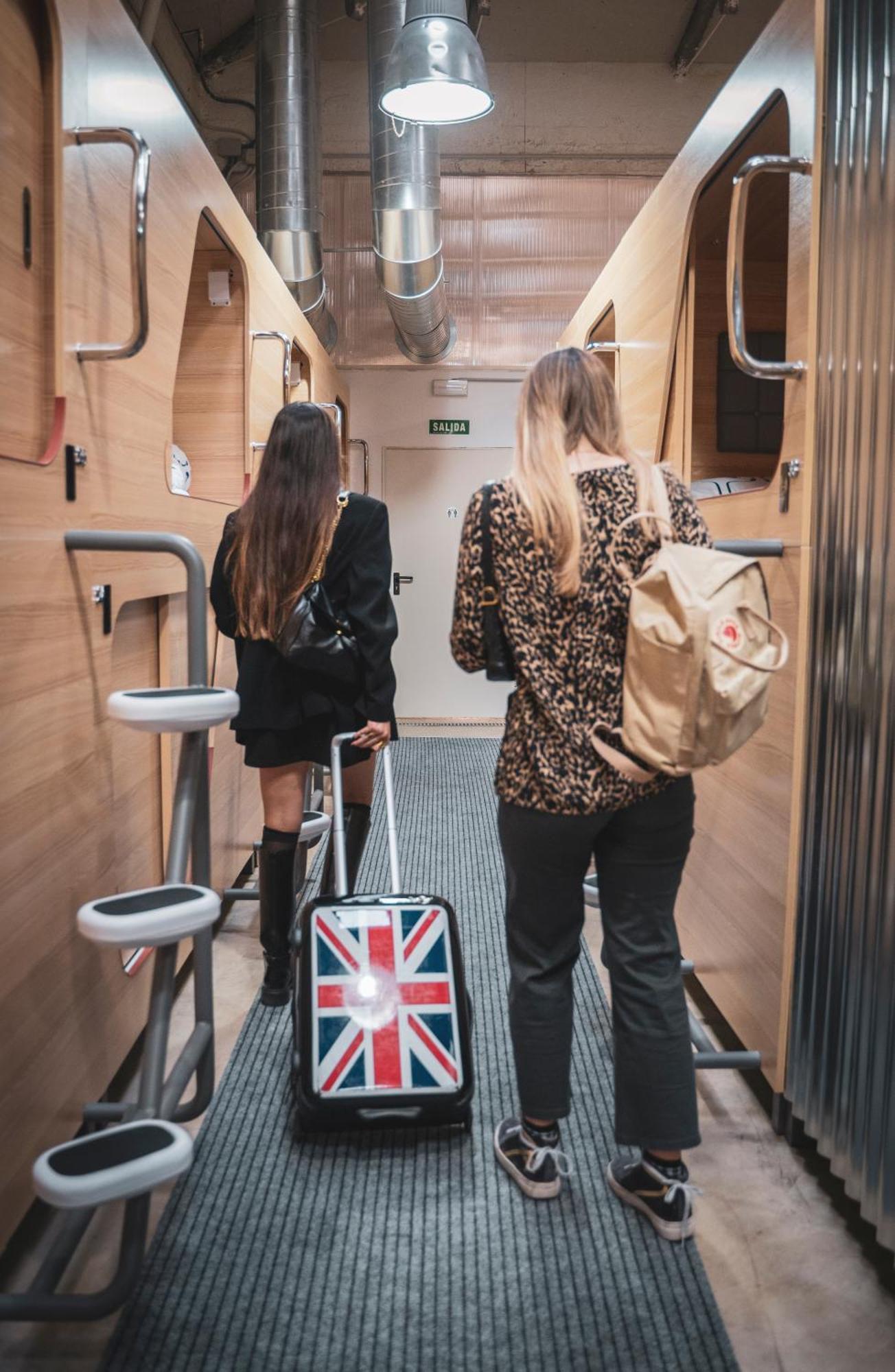 Gallery Hostel Madrid Residencia Ngoại thất bức ảnh