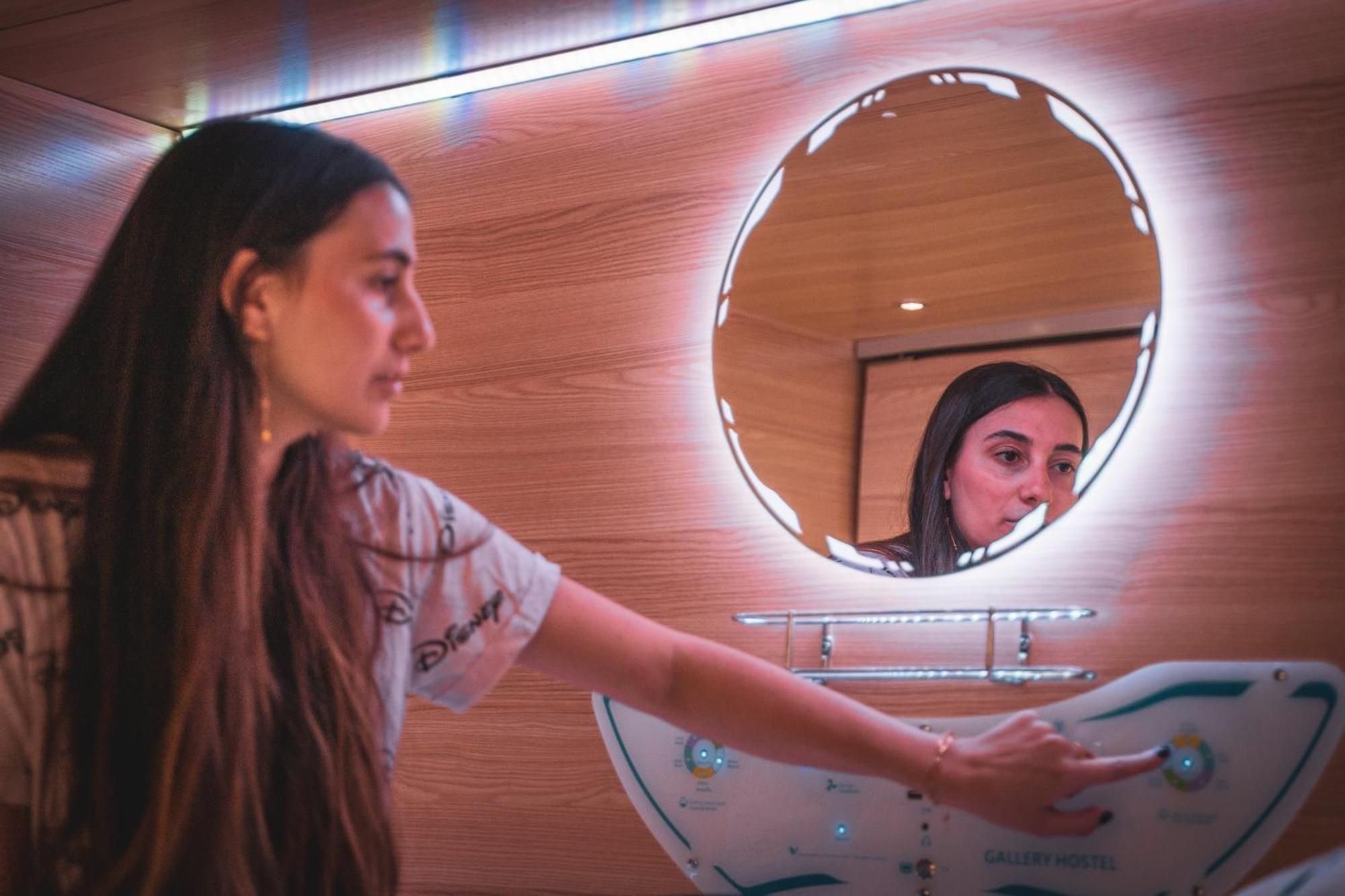 Gallery Hostel Madrid Residencia Ngoại thất bức ảnh