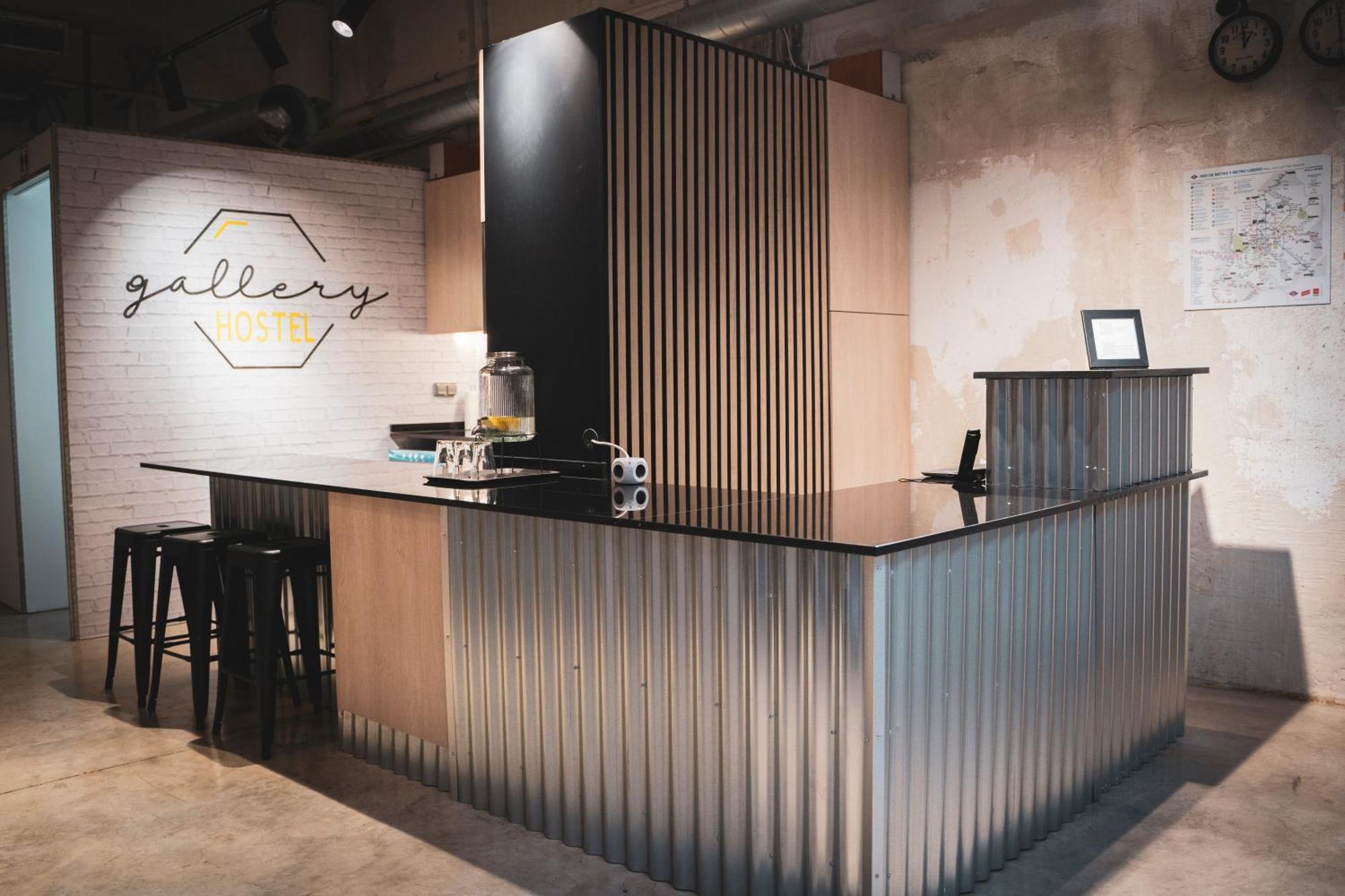 Gallery Hostel Madrid Residencia Ngoại thất bức ảnh