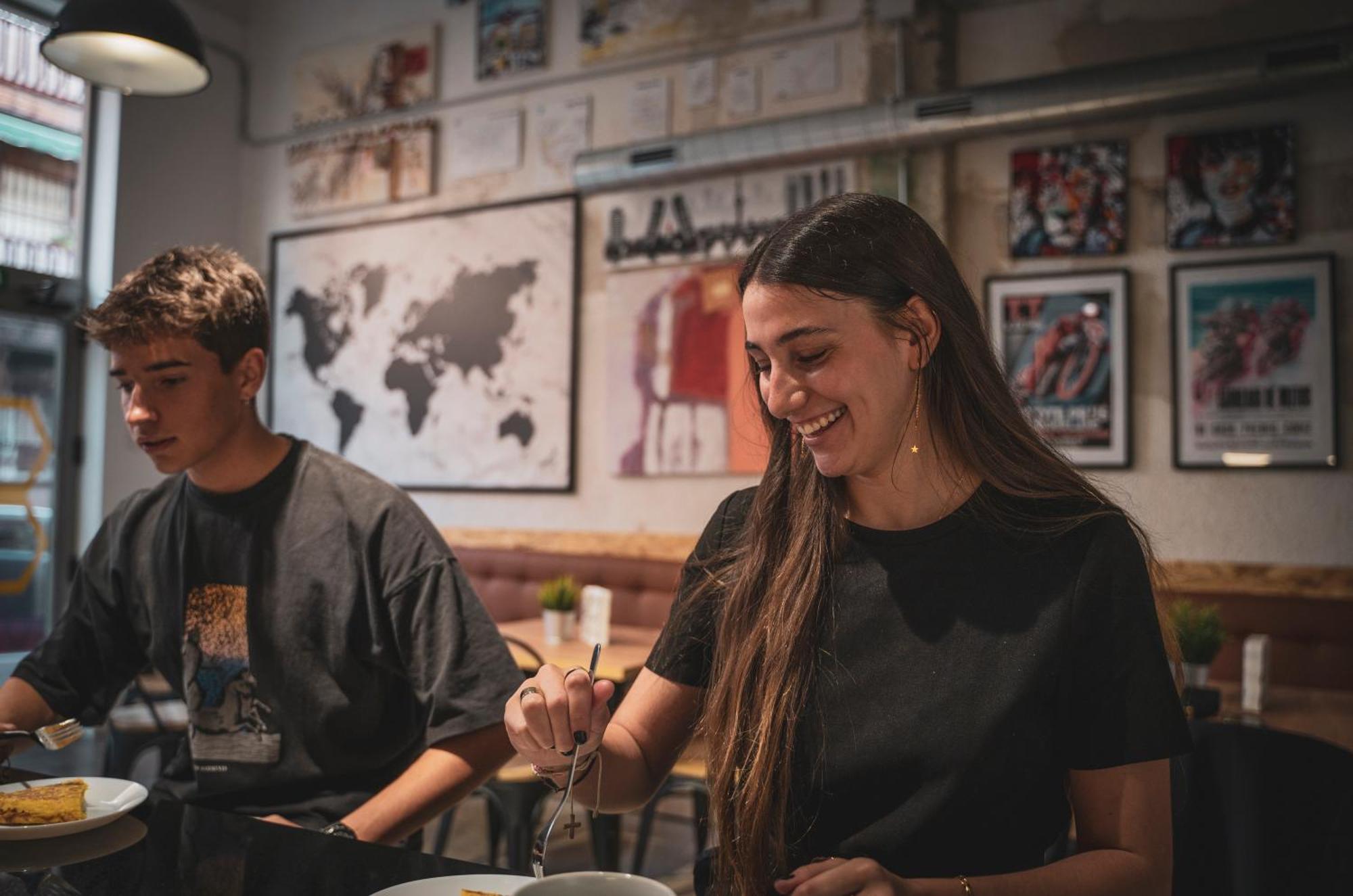 Gallery Hostel Madrid Residencia Ngoại thất bức ảnh