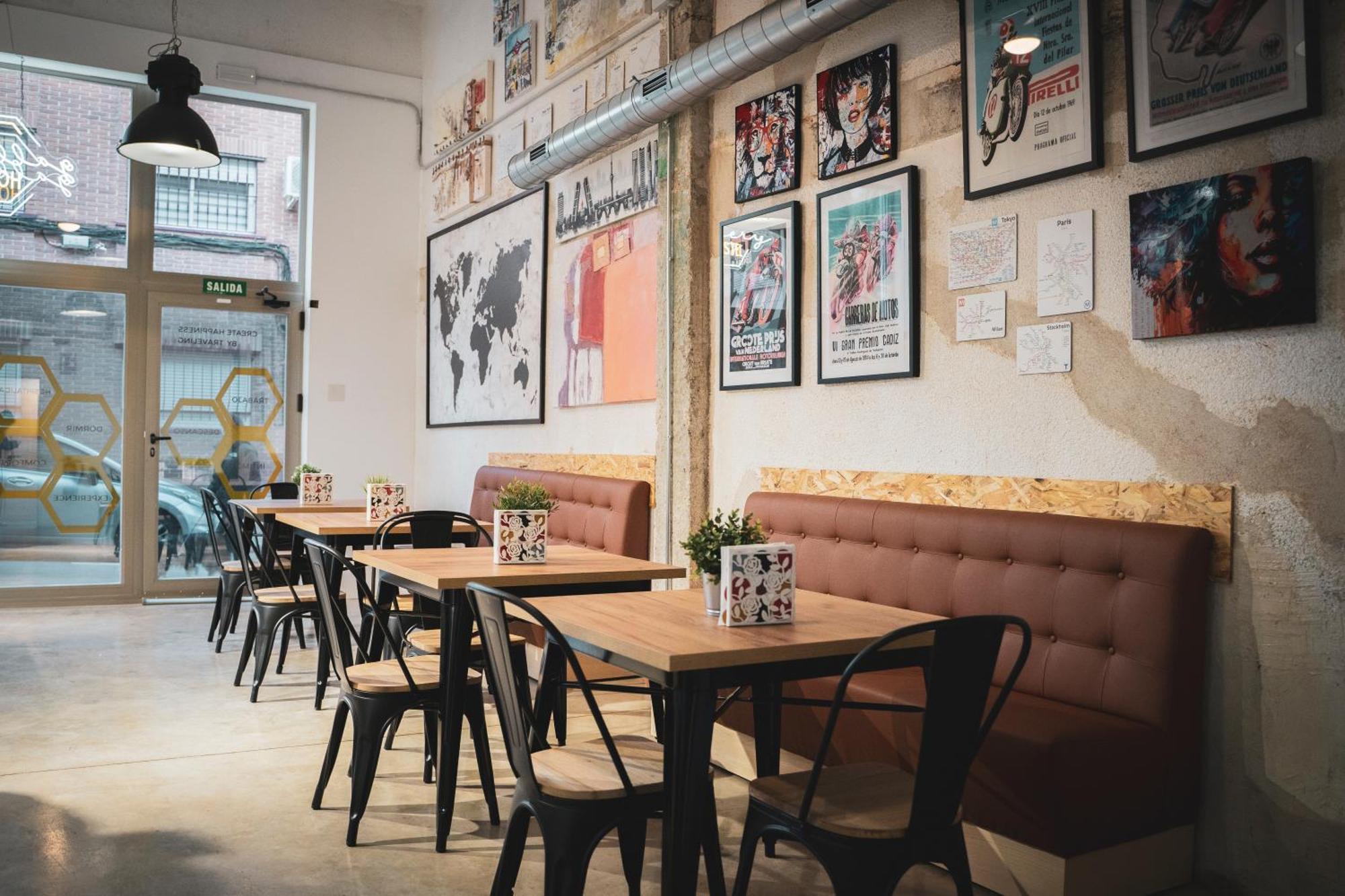 Gallery Hostel Madrid Residencia Ngoại thất bức ảnh